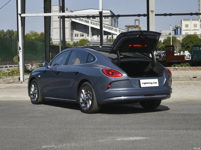 2024 Ora Cat EV Car Grand Cat Lighting Cat Dark Night Versione 555km 204HP 3