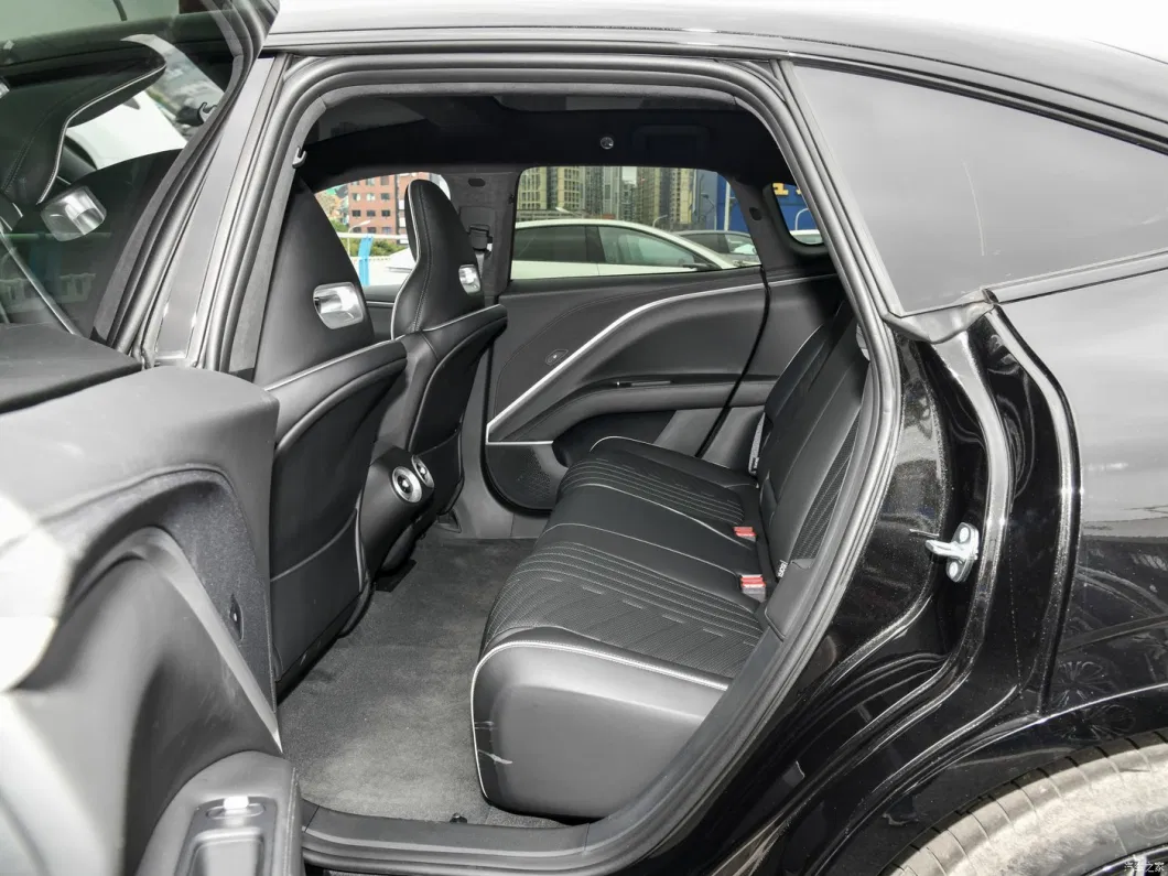 Avita 11 Auto elettrica 555km 680km Long Endurance Dual-Motor 5 posti 6